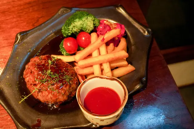 烤自家製漢堡扒