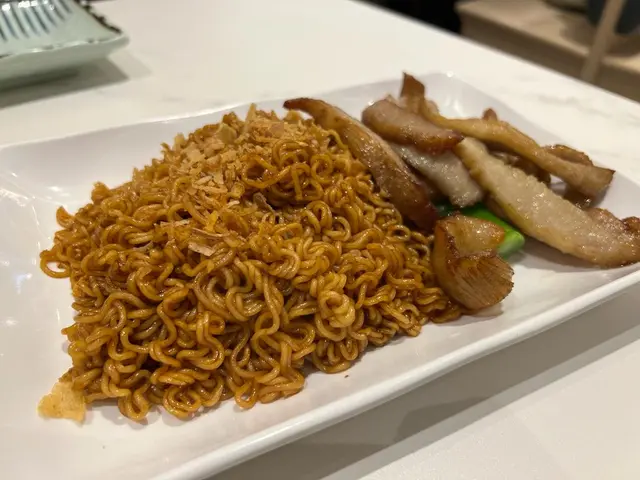 豬頸肉撈出前一丁