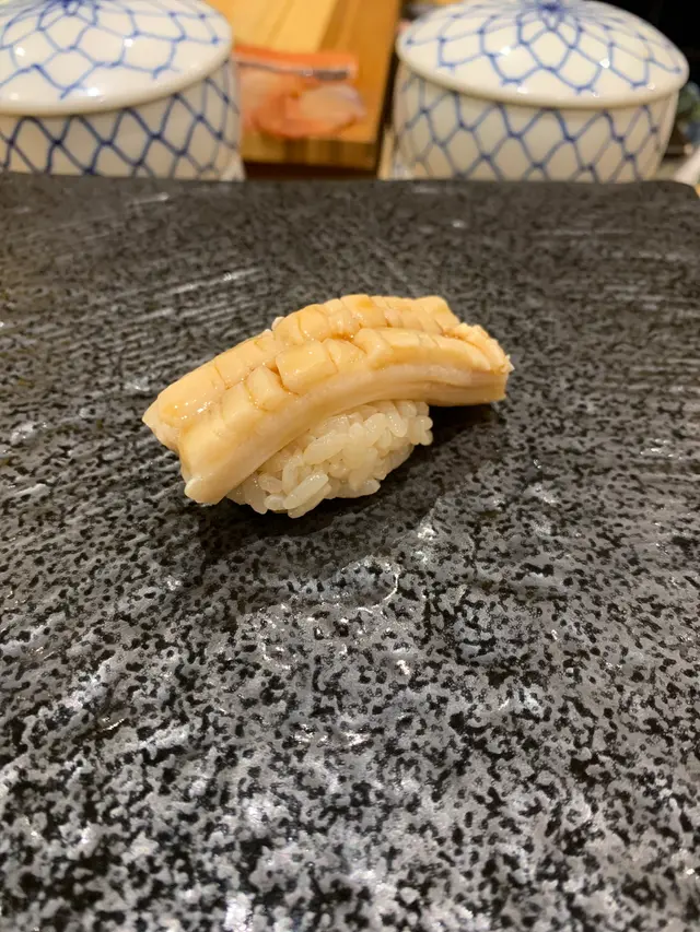 鮮甜，爽口，好食。入口有明顯嘅甜味，象拔蚌本身嘅味道都好突出