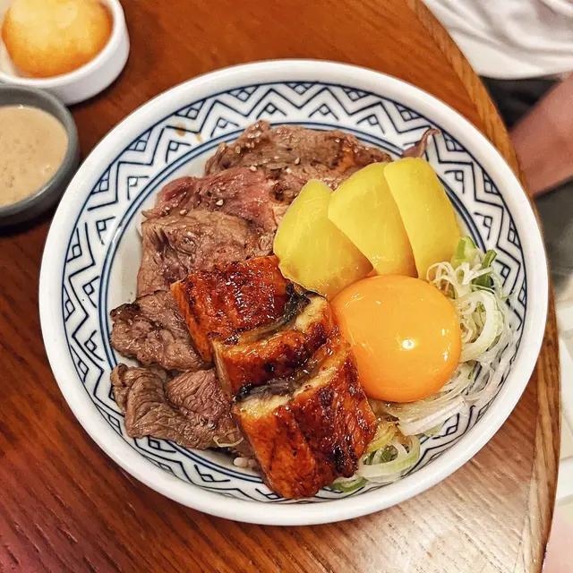 鰻魚玉子和牛丼