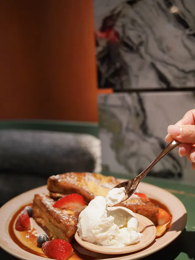 法式西多士伴鮮果雪糕 