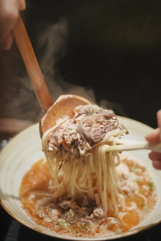 燒吞拿魚鮫蝦湯烏冬