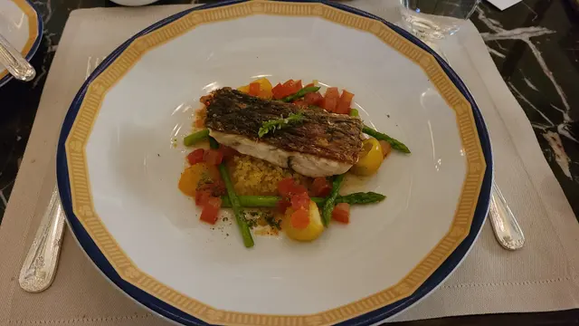 香煎盲曹配泰國蘆筍、香草布格麥、初榨橄欖油醬