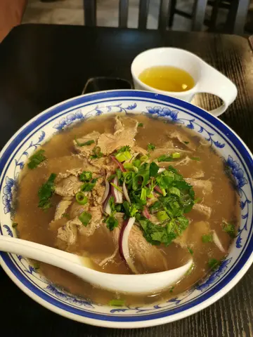 生牛肉汤河