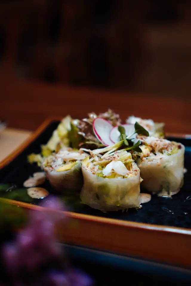 松葉蟹肉春卷沙律