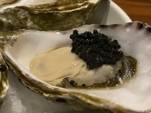 歐式新派法國聖馬田鮮蠔 (6 件) 配魚子醬