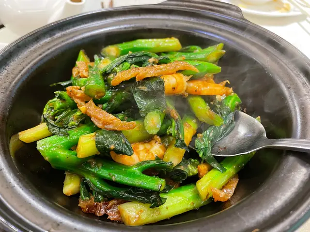 招牌哈哈哈芥蘭煲