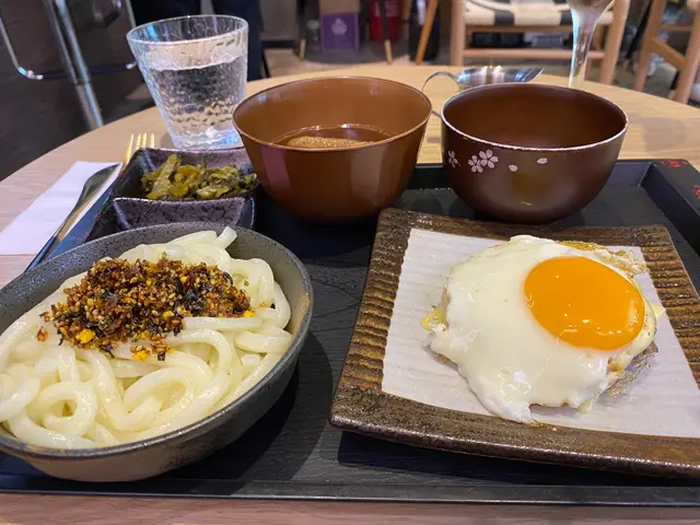 漢堡非常juicy,流心蛋味道濃郁,極佳配搭