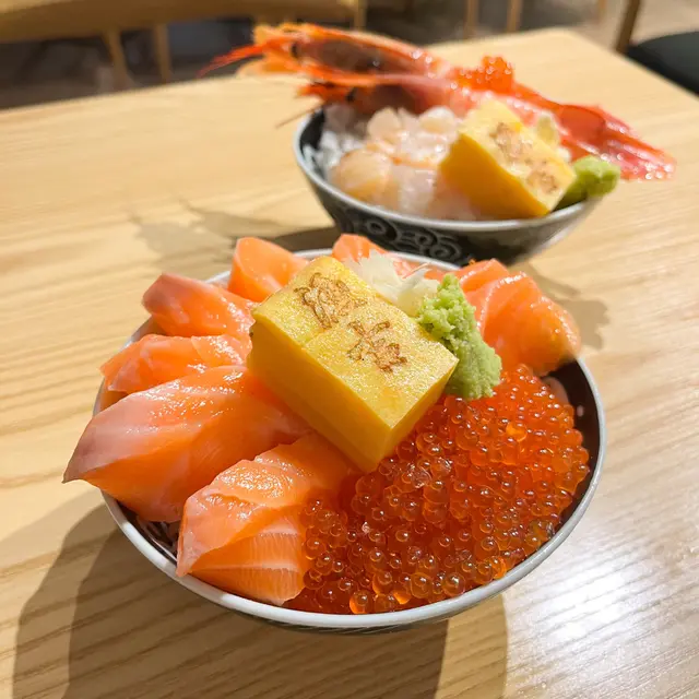 三文魚親子丼