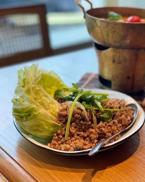 我地覺得不過不失😗好似得鹹味同辣味但唔夠酸,最好食既生菜包都係木屋🤪而且我鍾意唐生菜唔鍾意呢款生菜🥬