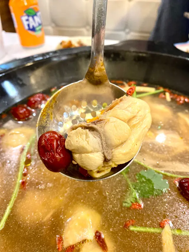 藥膳鮮雞鍋