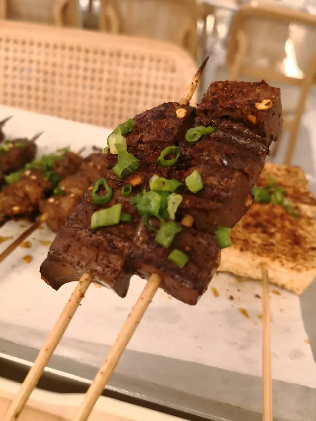 烤嫩鴨血(2串)$28