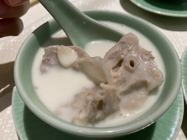 招牌杏汁燉白肺湯