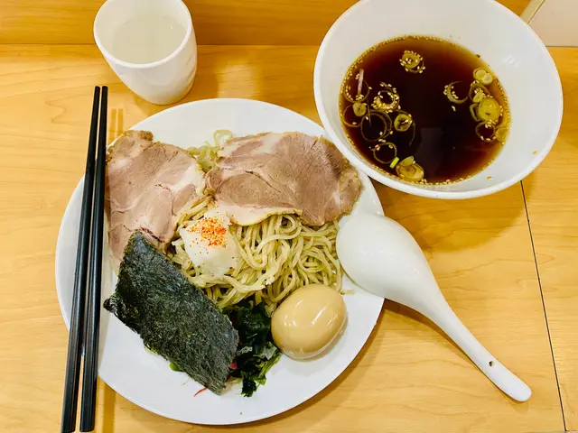 我本身唔好拉麵,但呢個沾麵真係好好食。我估老闆係香港人,但佢話啲麵係搵本地日本師傅手打,所以好新鮮彈牙