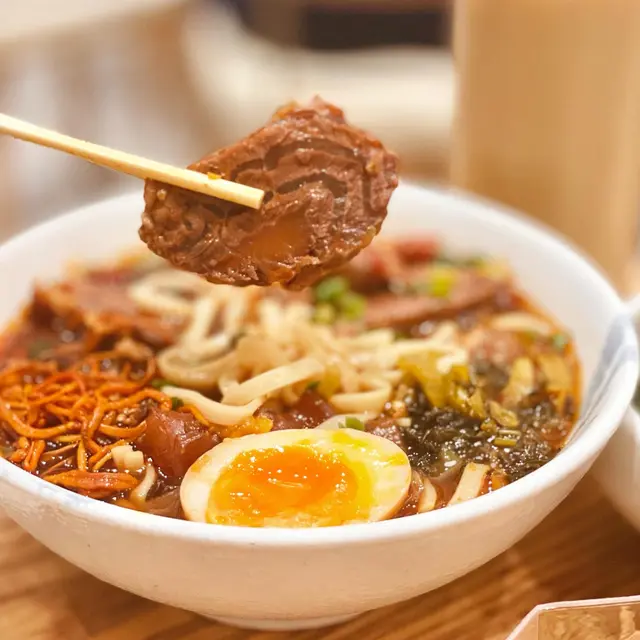 麻辣牛肉牛筋湯麵 