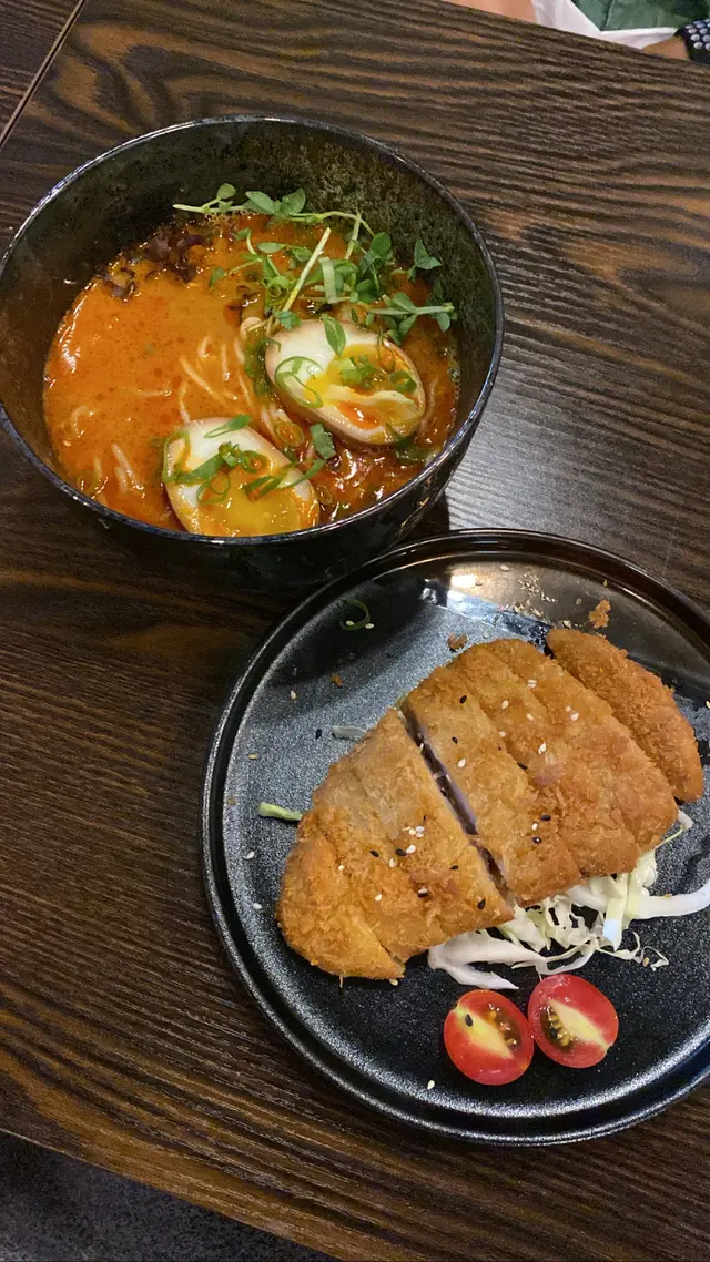 中菜少有用嘅慢煮，豬扒入口即化唔肥膩，配上加咗柚子醋嘅湯底，非常有新鮮感！