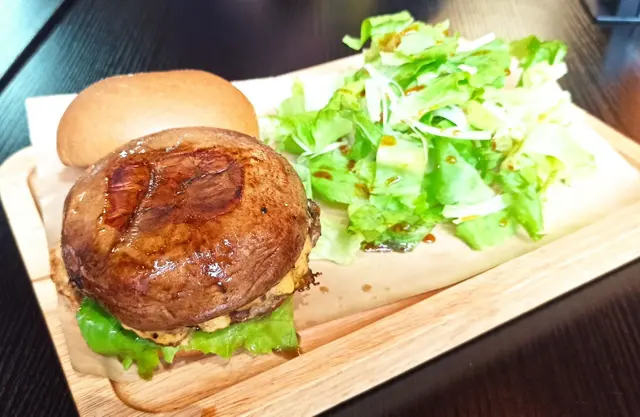 大烤菇牛肉漢堡($62)轉餐(+$18)