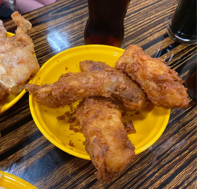 其中三隻都有血水