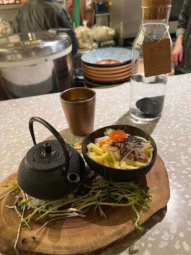 Hamachi  &  scallop  cold  udon  