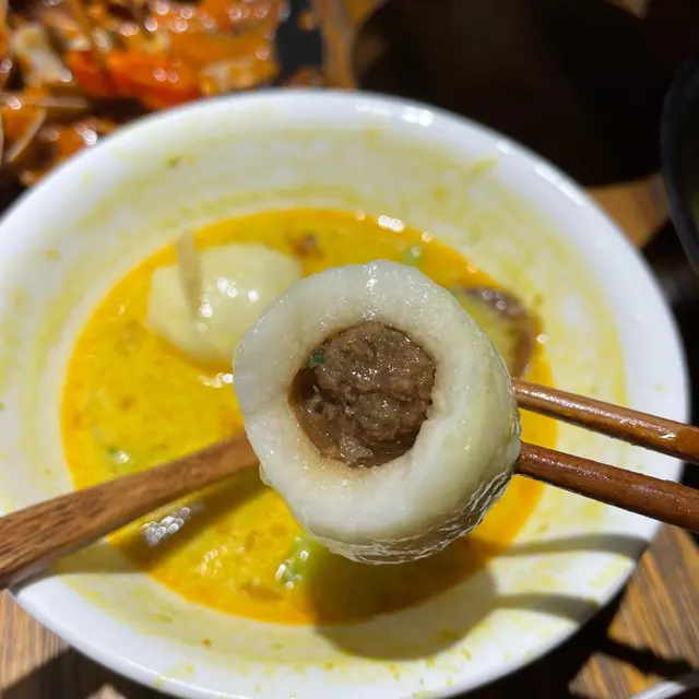 順喉喇沙包心魚丸湯