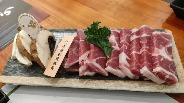 日本佐賀縣名水豚豬梅肉