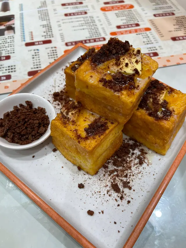 平時食嚟食去都係奶醬、花生醬,呢度特別採用阿華田口味,再加埋脆卜卜嘅阿華田脆脆,口感豐富!下次再嚟,都一定要再 Encore!