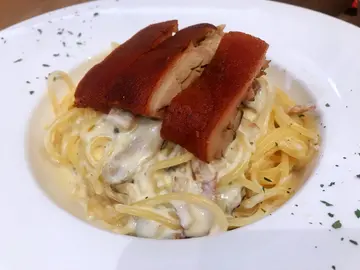 乳猪卡邦尼意粉