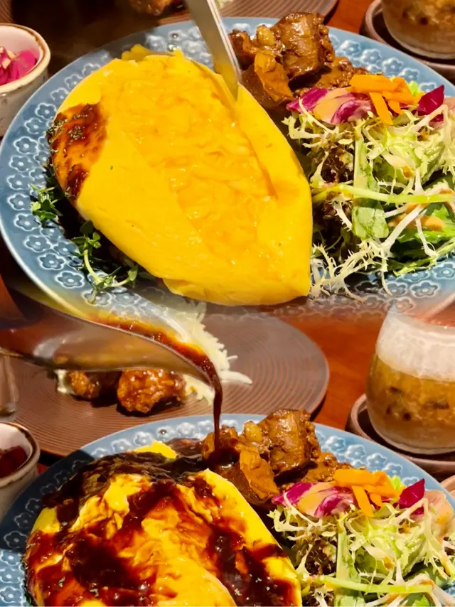 日式紅酒燉牛肉蛋包飯