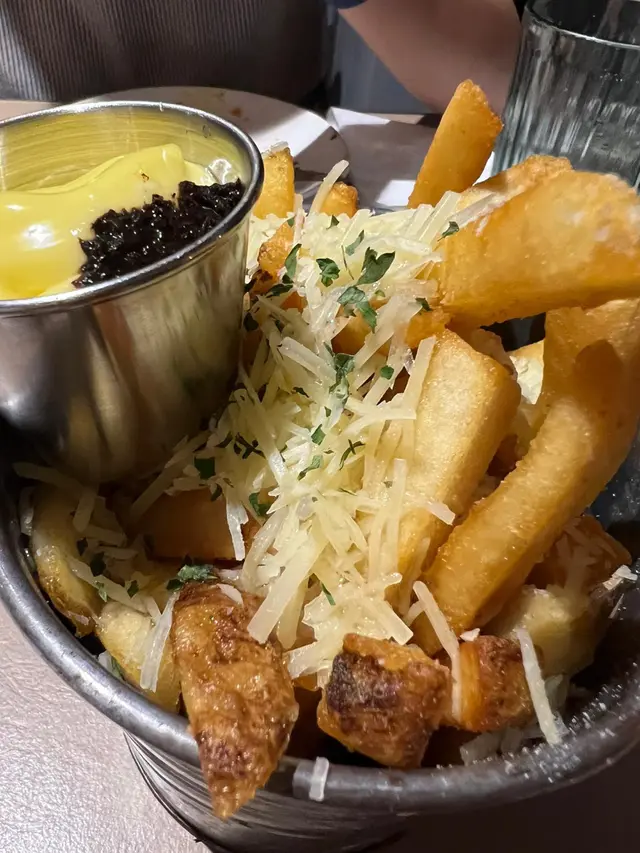 黑松露芝士薯條