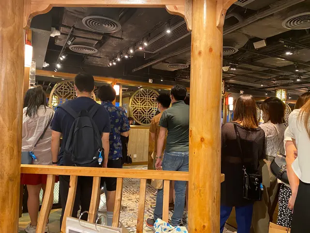 差  全店都係客人等位  冇侍應理你  