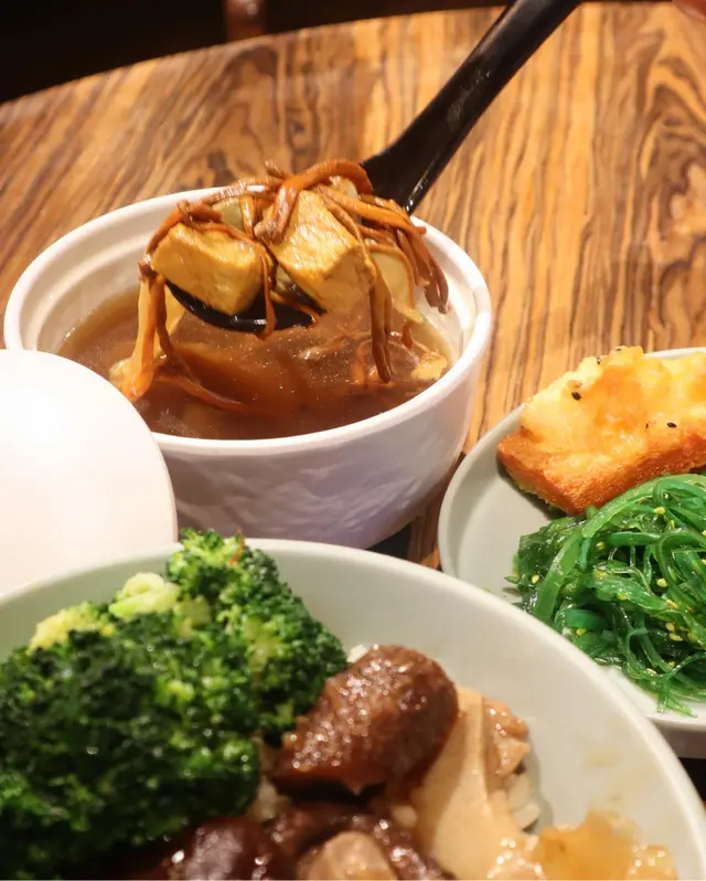 杞淮蟲草花燉花膠