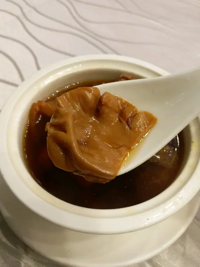 雪梨無花果花膠燉湯