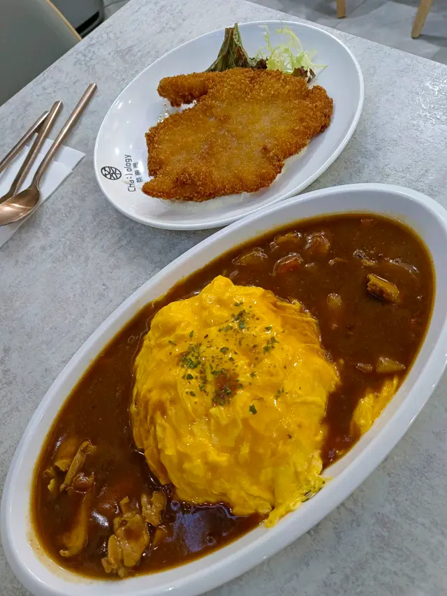 自家制吉列豚肉扒北海道咖喱滑蛋蓋飯