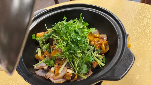 雞煲，賣相系米好正呢