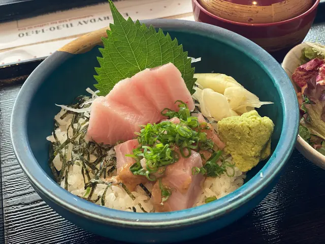 油甘魚丼