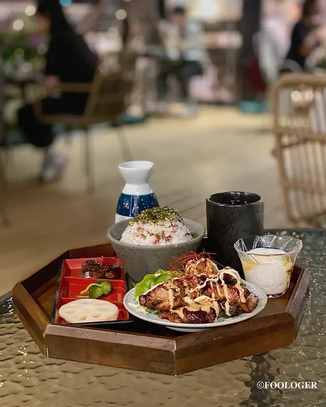 大阪燒風味黑胡椒烤雞塊配牛油野菜