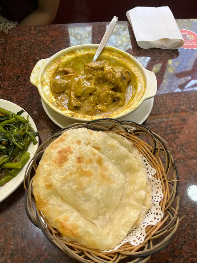 椰汁咖喱雞配薄餅