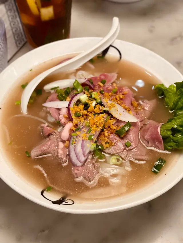 越男仔生牛湯河粉