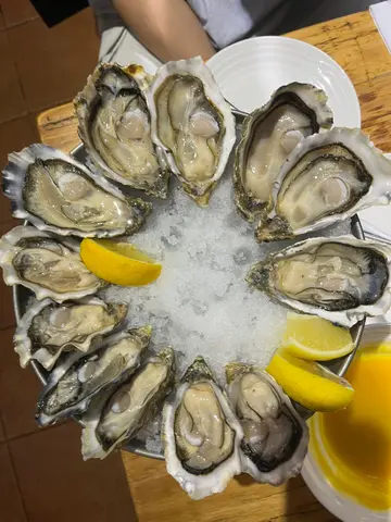 $198 12只生蚝(右上6只系加钱嘅顶级法国)
