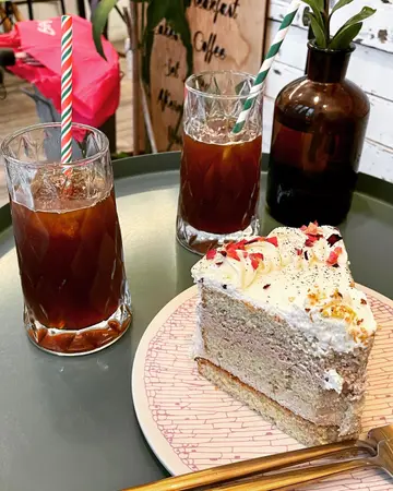 Keto  earl  grey  chestnut  cake