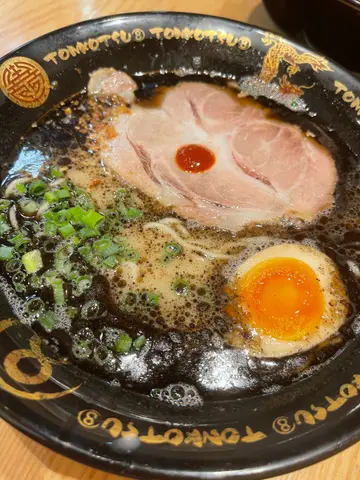黑麻油豚骨拉面