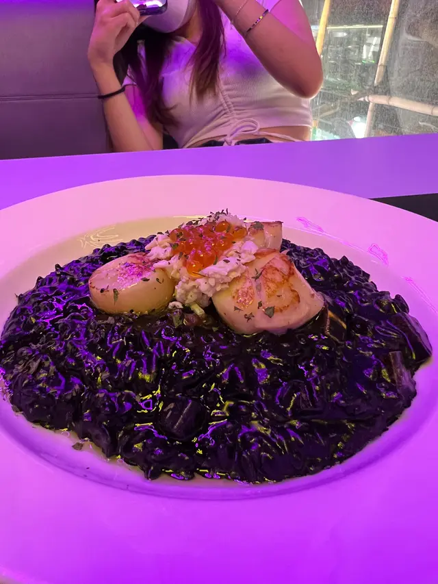 墨汁蟹肉意大利飯伴香煎北海道帶子