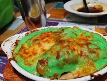 「菠菜汁焗鸡扒」 丰魔茶厅 