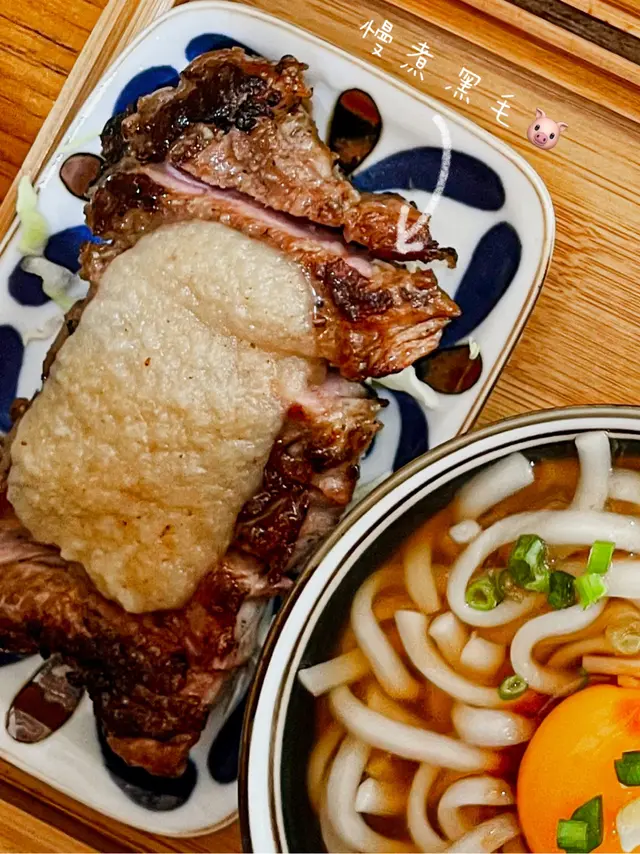 慢煮黑毛豬配玉桂蘋果蓉