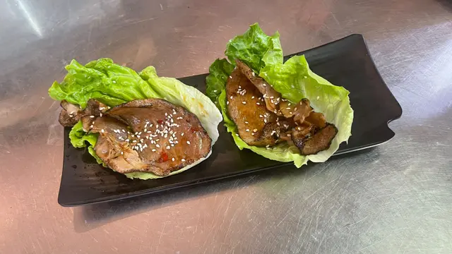 香辣豚肉生菜包