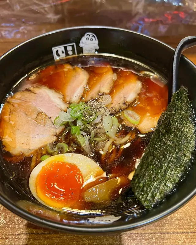 大胃王黑醬油拉麵