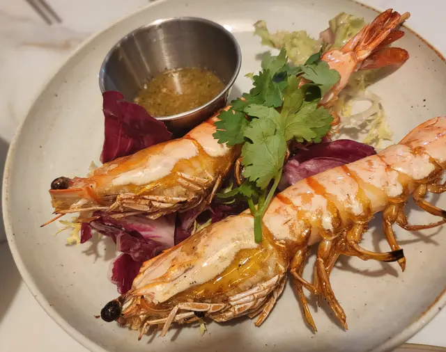 炭烤虎蝦串燒配泰式酸辣汁 (2串)