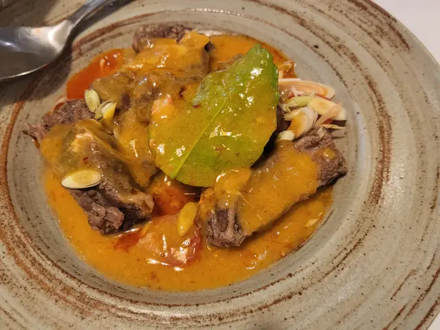 泰南紅咖哩慢煮牛肋條