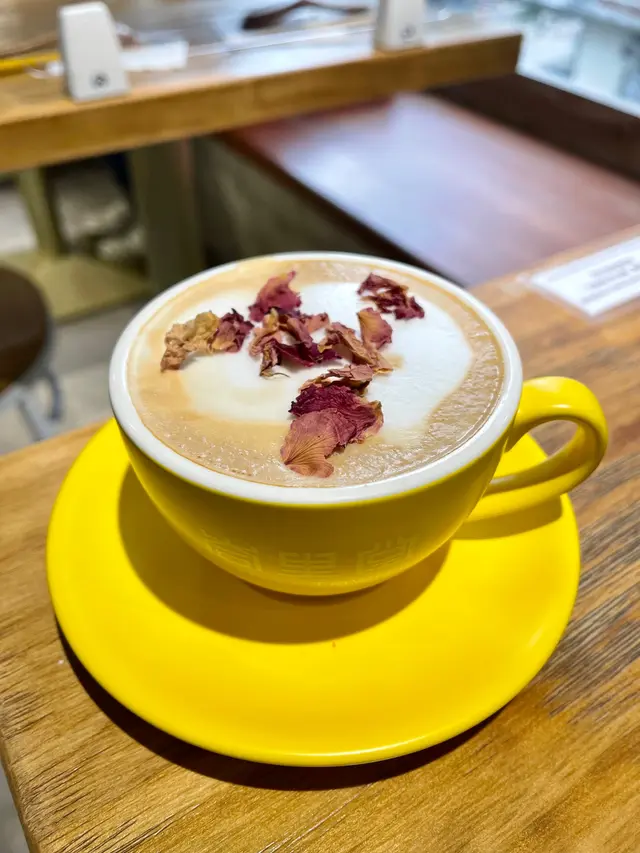 玫瑰鮮奶咖啡  (跟餐)