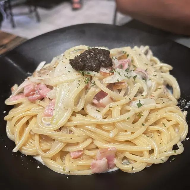 黑松露卡邦尼意粉